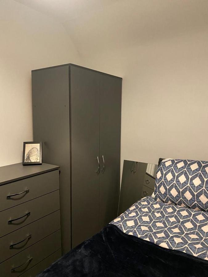 Cosy 3 Bedroom House, Free Parking & Wifi Nottingham Bagian luar foto