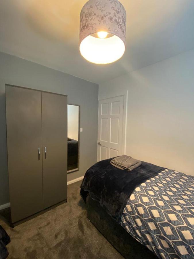 Cosy 3 Bedroom House, Free Parking & Wifi Nottingham Bagian luar foto