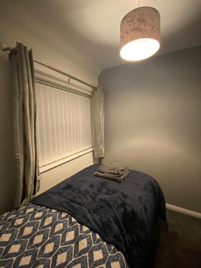 Cosy 3 Bedroom House, Free Parking & Wifi Nottingham Bagian luar foto