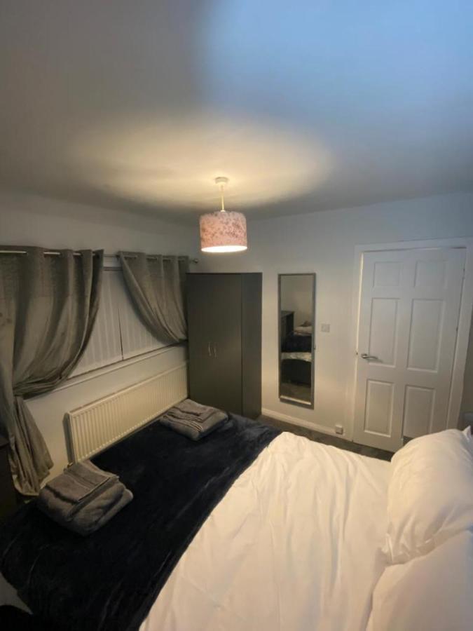 Cosy 3 Bedroom House, Free Parking & Wifi Nottingham Bagian luar foto