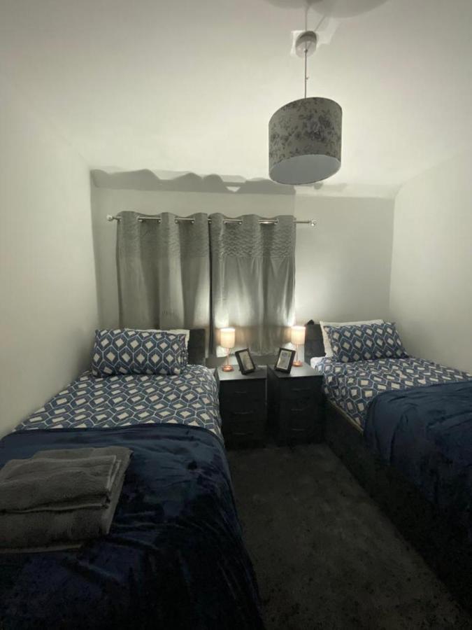 Cosy 3 Bedroom House, Free Parking & Wifi Nottingham Bagian luar foto