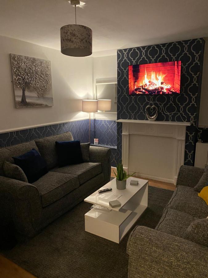 Cosy 3 Bedroom House, Free Parking & Wifi Nottingham Bagian luar foto